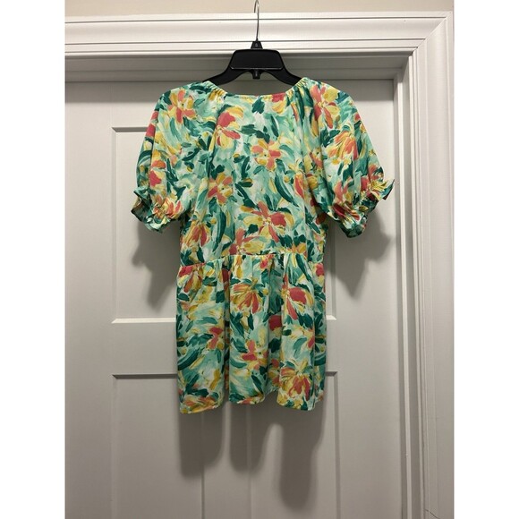 Jodifl Multicolored Floral Short Flutter Sleeve Peplum Top Women's Size Medium - Picture 6 of 6
